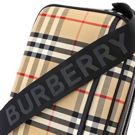 borsa burberry a mano|burberry borsello uomo.